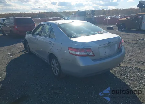2011 Toyota Camry Le z USA, uszkodzony, nr VIN 4T1BF3EK2BU123082